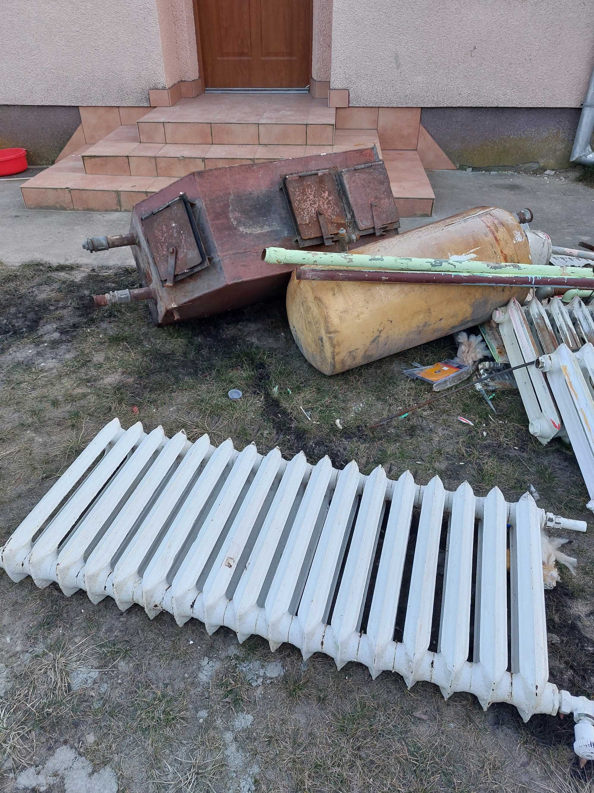 Piec stalowy i grzejniki żeliwne