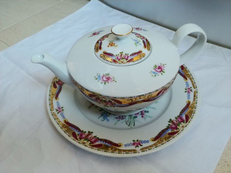 Bule com prato porcelana marca Vizavi (tipo Limoges) novo