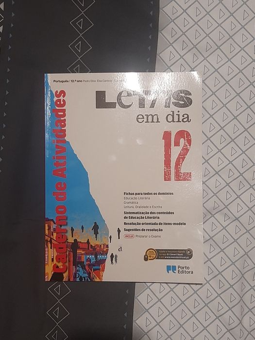 Caderno de atividades português 11°ano