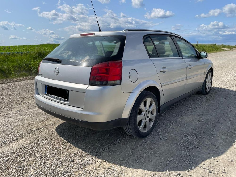Opel Signum GTS 1.9 CDTI