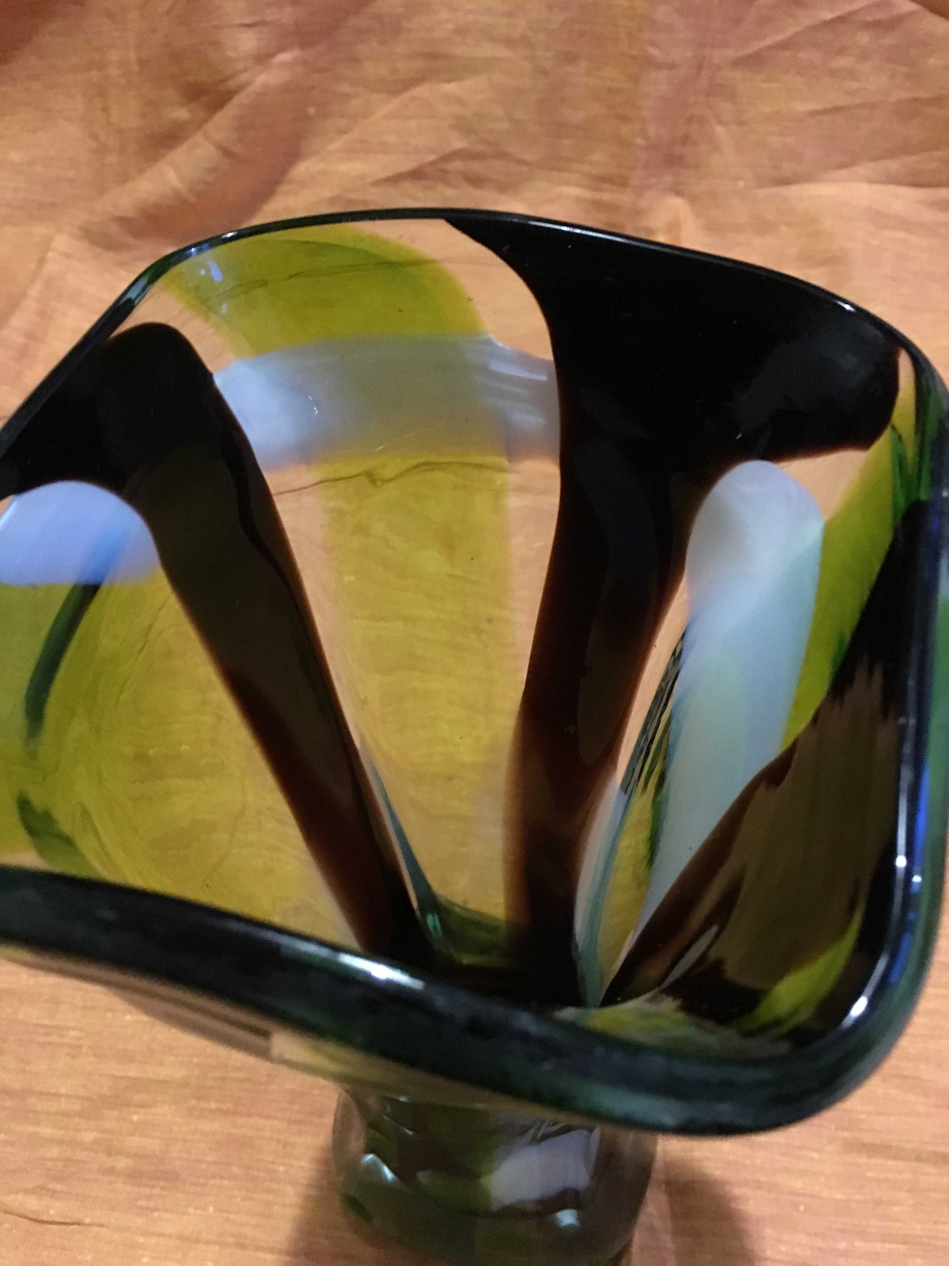 Чеська ваза з кольорового скла 1