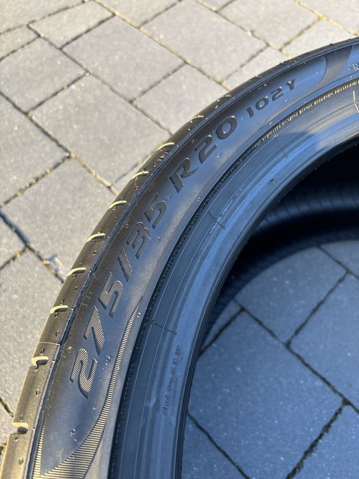Opona Pirelli 275/35 R20 P Zero