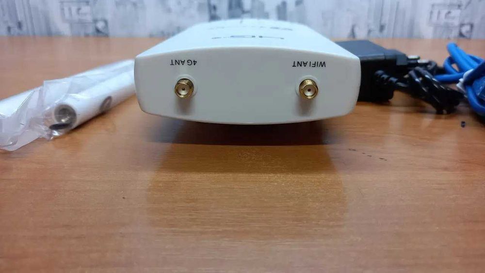 Зовнішній 4G модем з Wi-Fi роутером кріпленнням на мачту і POE