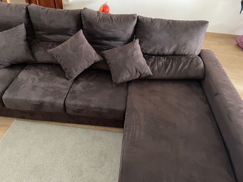 Sofá com chaise loungue