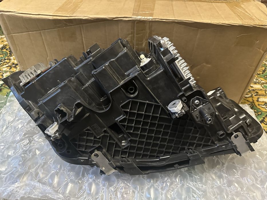 Продам фара левая на BMW G30 рестайлинг америка!