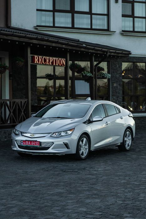 АВТО Chevrolet Volt 2016