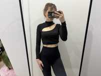 Bluzka top crop prążek ozdobny dekolot czarna