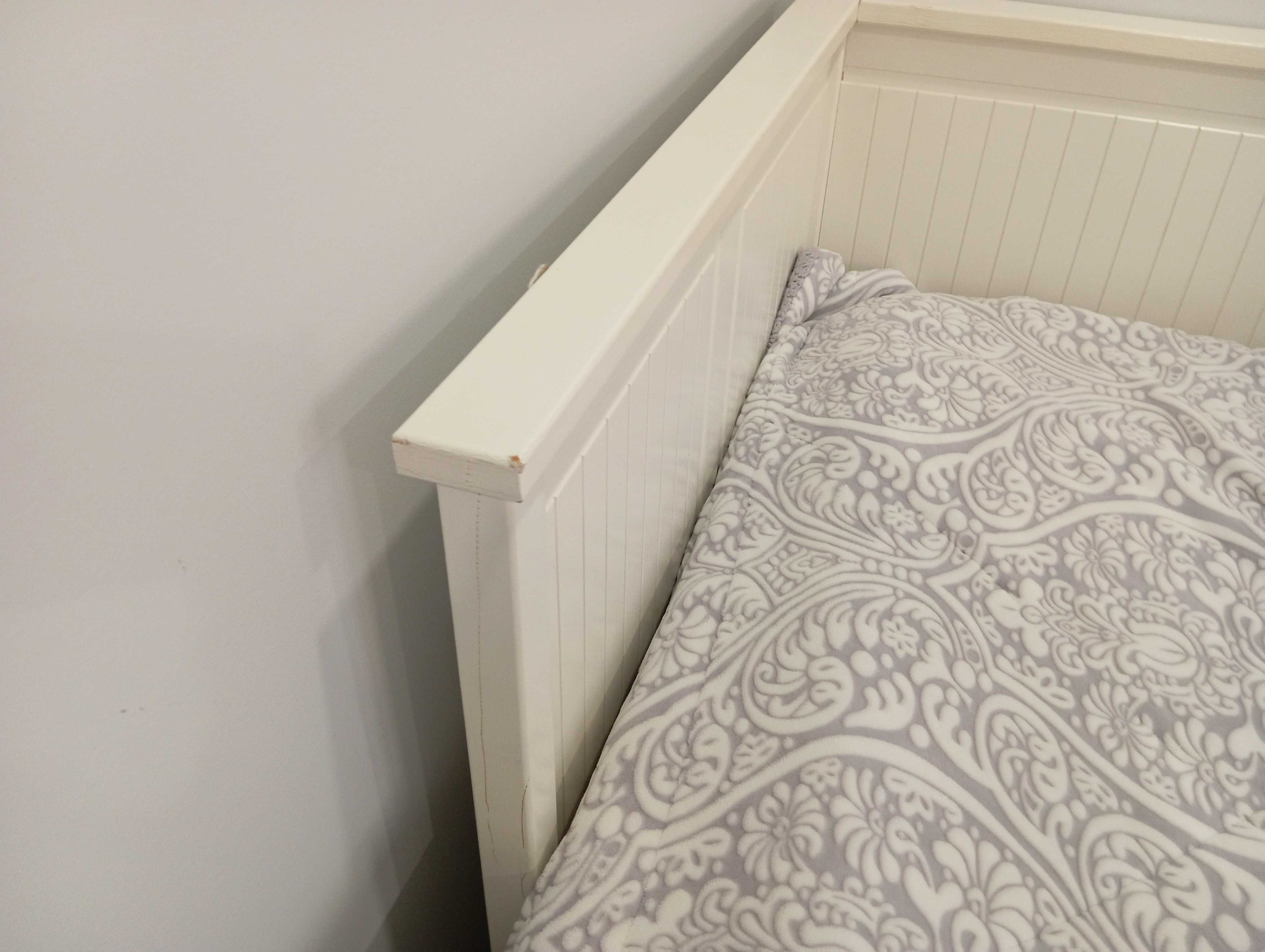 Cama de corpo e meio e colchão