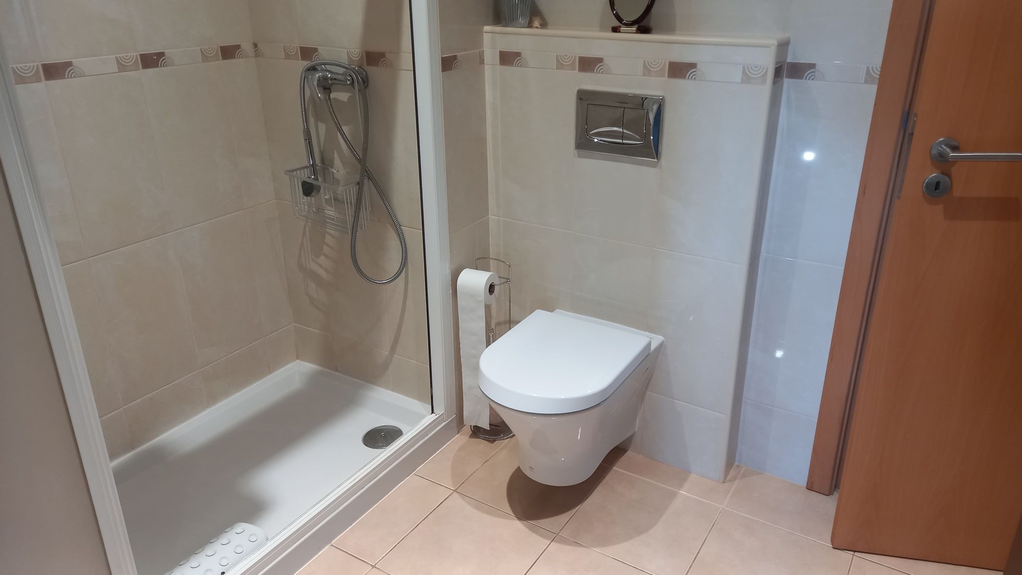 Apt t1 renovado praia rocha venda