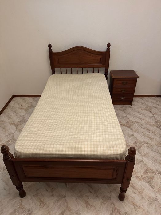 Estrutura cama solteiro+mesa de cabeceira