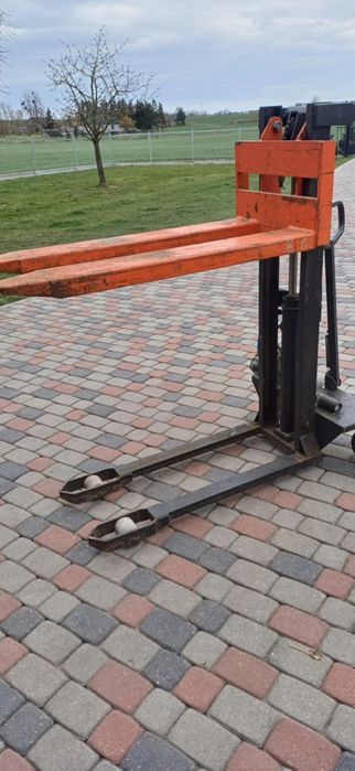 Paleciak pneumatyczno-hydrauliczny