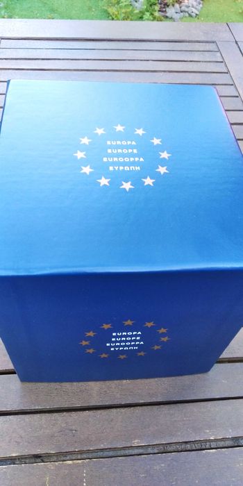 Caixa moedas as 12 nações fundadoras da zona euro