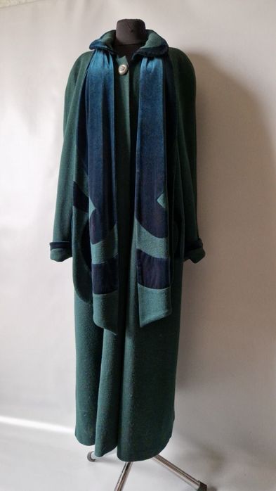 Жіночий осінній та зимовий одяг