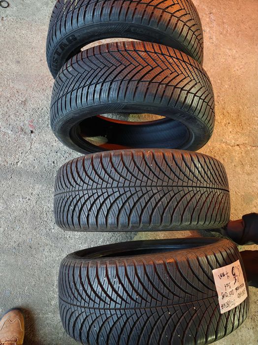 Komplet opon wielosezonowych Goodyear trista 205/ 50/ 17