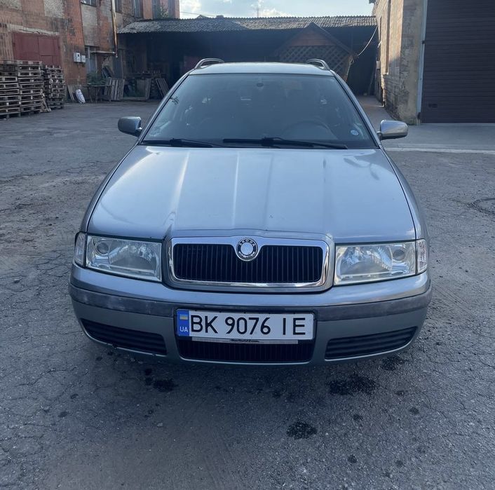 Продам Skoda Octavia Tour 1.6 mpi