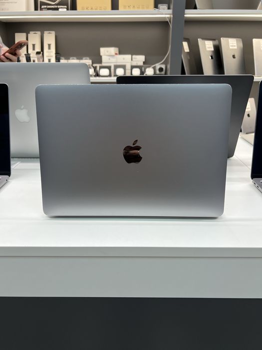 Ноутбук MacBook Air 13” 2020 М1 8ОЗУ 256GB SSD стан  9/10 #69944