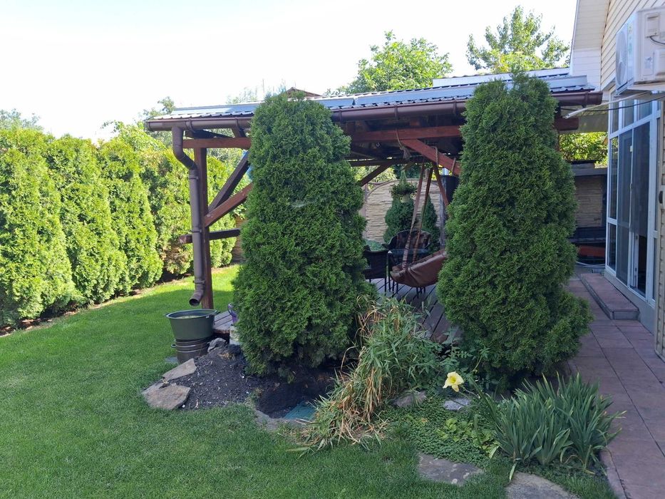 Будинок з ремонтом та басейном у Крюкові