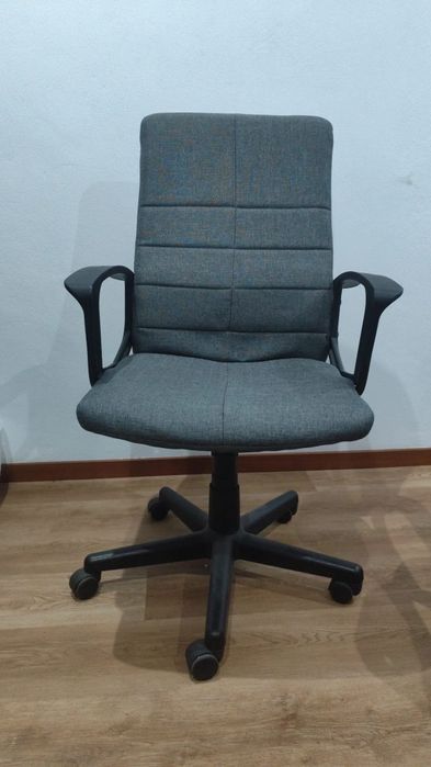 Vendo cadeira de escritório