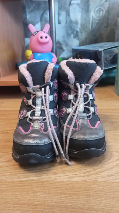 Сапожки на дівчинку 27 розмір