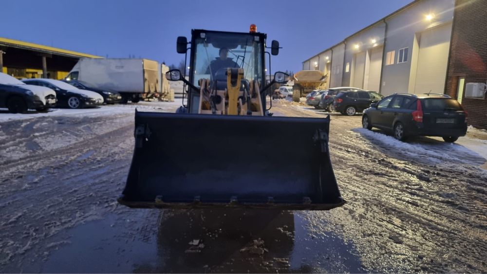 Фронтальный погрузчик Caterpillar 906 M , 2020 г