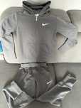 Dres Nike szaey nowy bez metki 110-116