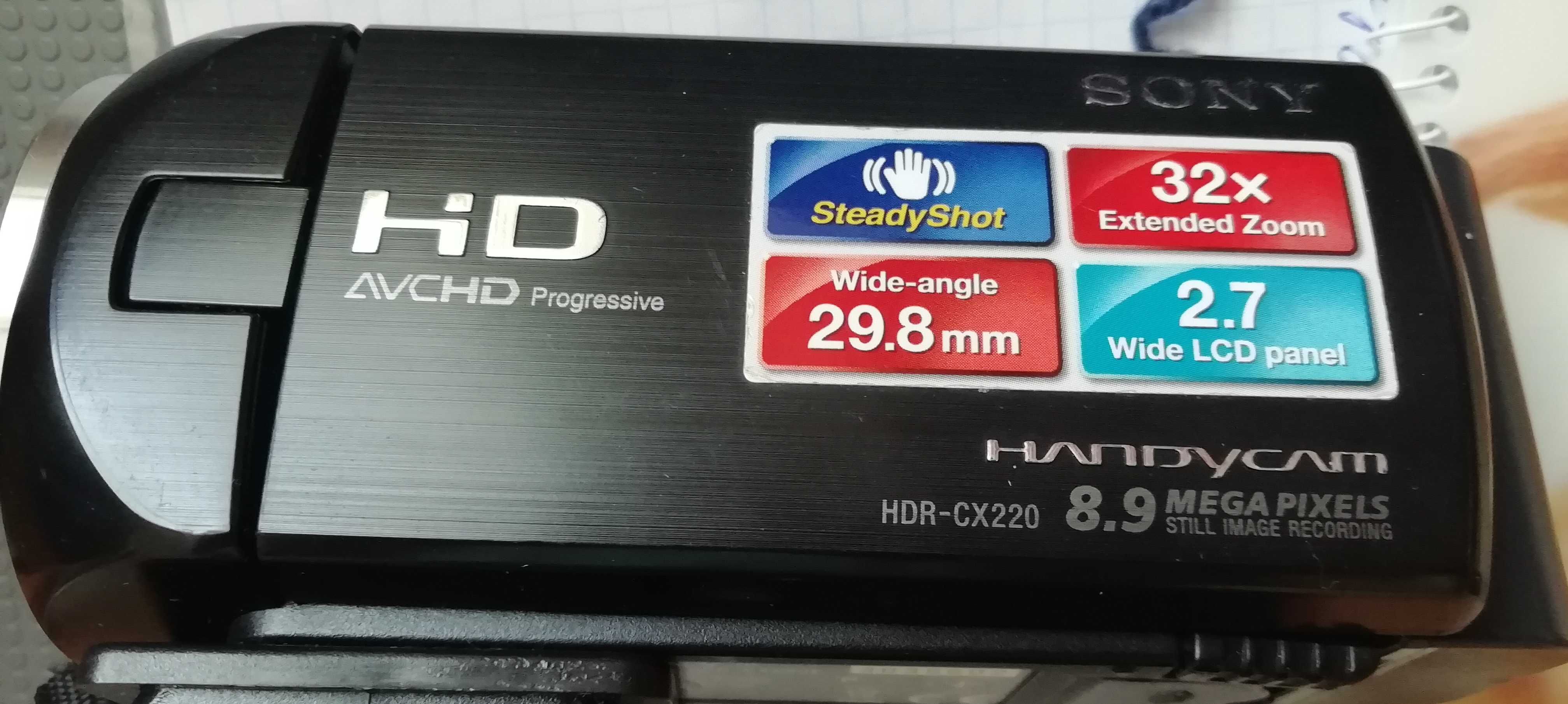 Видеокамера Sony HDR-CX220E