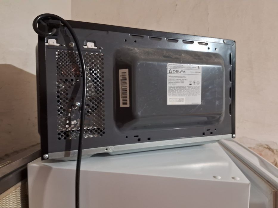 Микроволновая печь DELFA 700vt