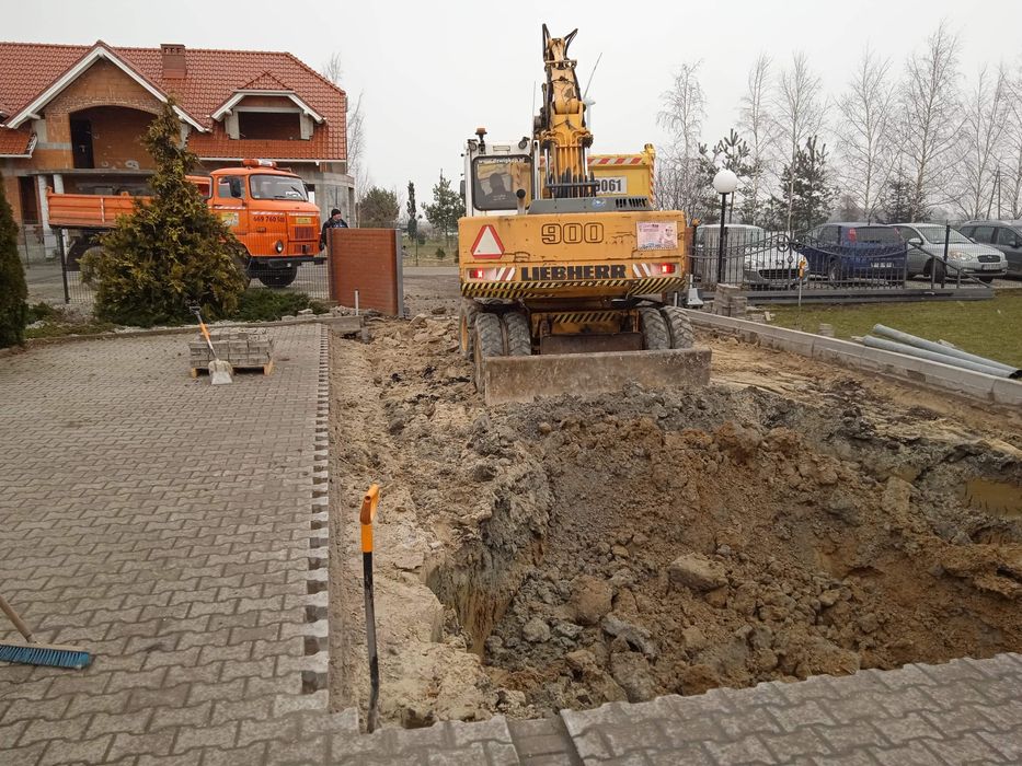 Usługi koparo-ładowarka,młot,wiertnica,wywrotka,pomoc,dźwig,podnośnik,