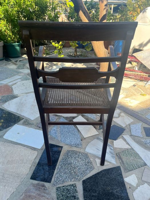 Cadeiras antigas de palhinha e outras