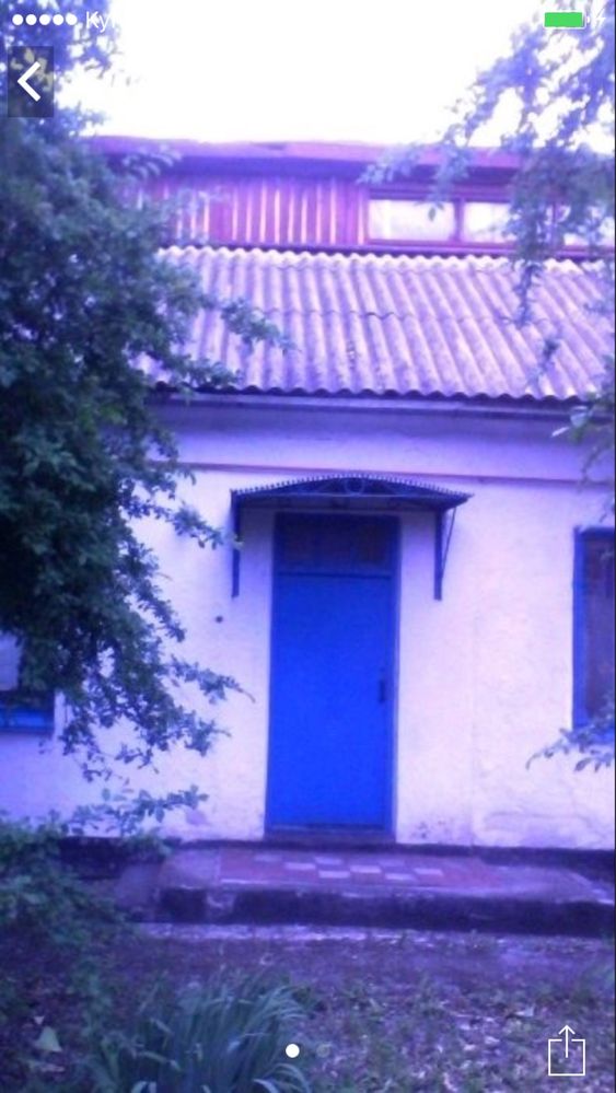 Будинок біля вишки
