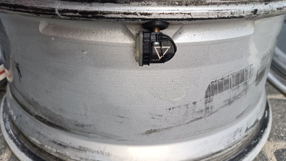 Felgi18 5*108 oryg Ford Kuga S-Max Mondeo czujniki kpl