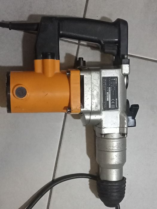 Перфоратор дрель Einhell BBH 850/1. В работе был 1или 2раза в год.. Вс