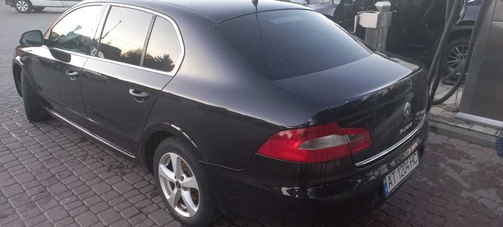 Автомобіль skoda superb