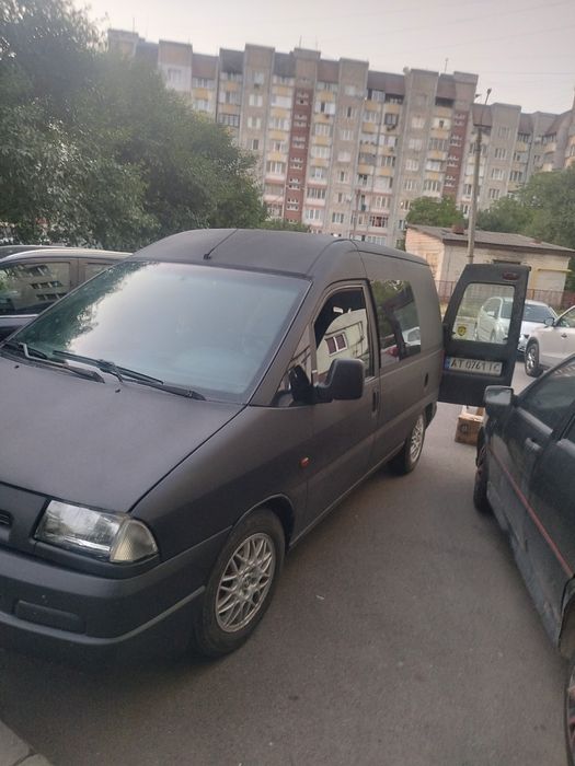 Пежо експерт 2002 року