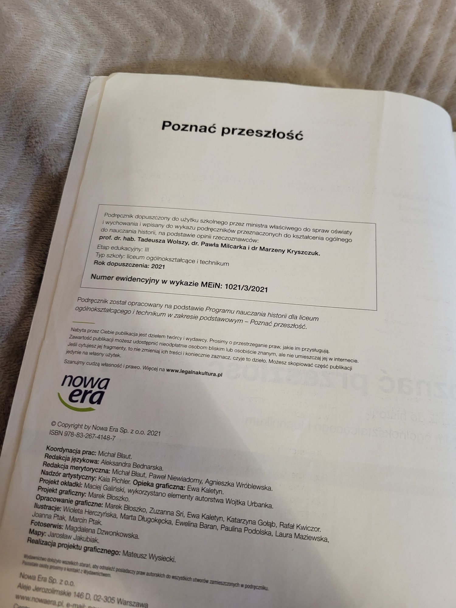 podręcznik "poznać przeszłość 3"