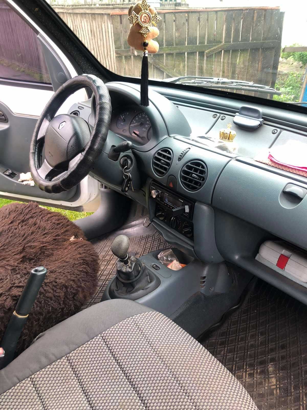 Продам автомобіль Renault Kangoo 2000