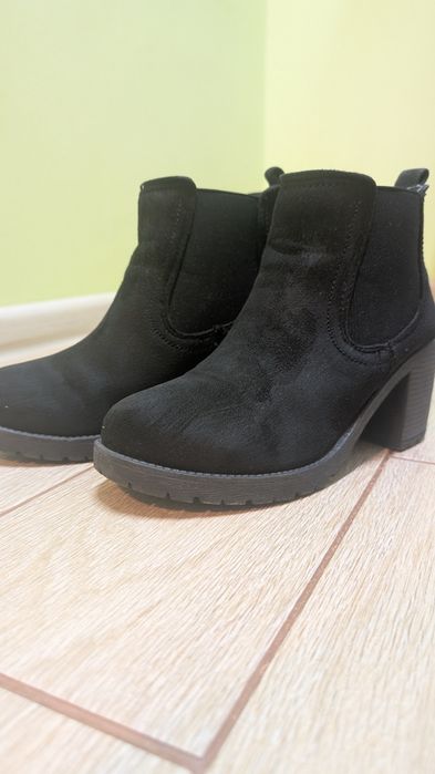 Жіночі ботільйони (черевики) чорні