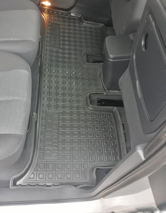 Коврики Opel Meriva A / Renault Scenic (2-3) / Toyota Camry (40-50-70)