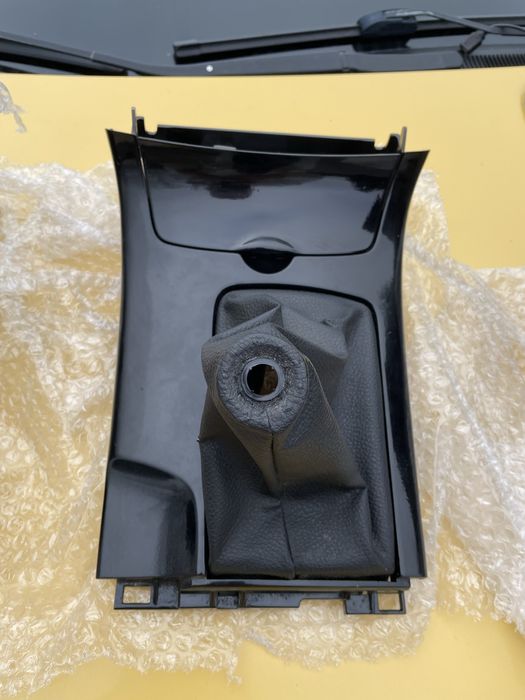 Панель ручки кпп, прикурювач, центральна консоль мазда 6