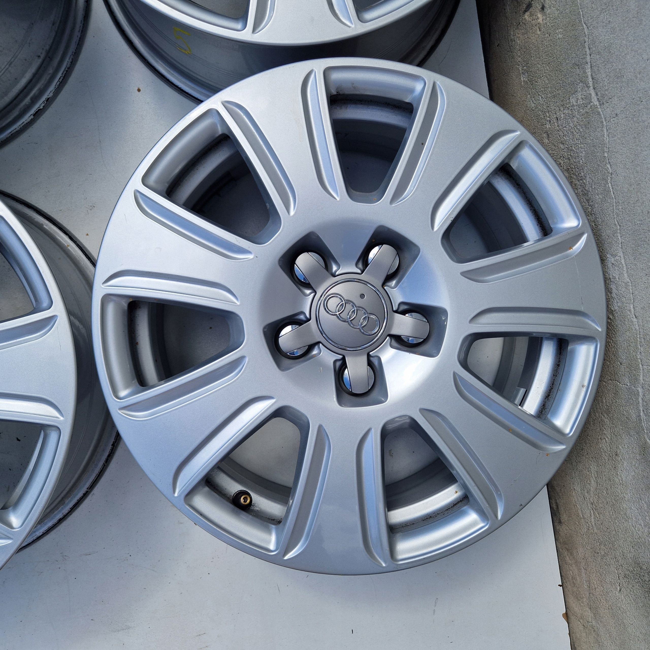 Audi A4 B6 B7 A6 C5 C6 A3 Q3 16" 5x112 ET33
