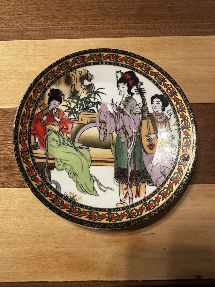 Chińska porcelana filiżanka i talerzyk motyw chin gejsza