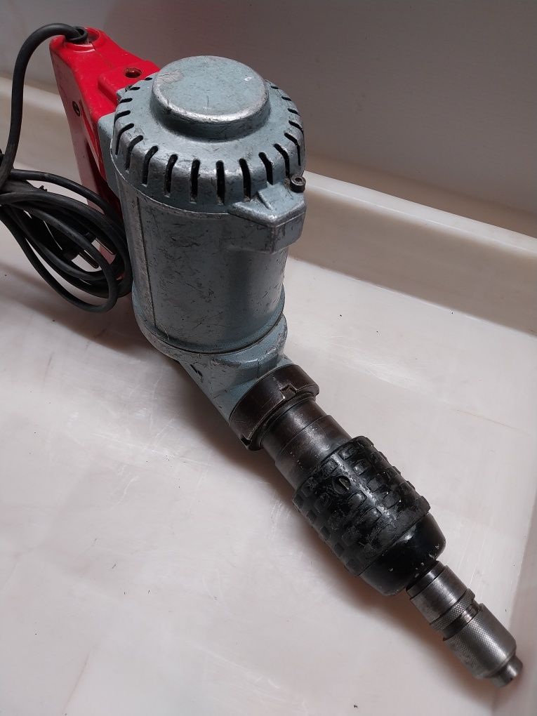Martelo eletrico Hilti. Bom estado. Sem caixa.