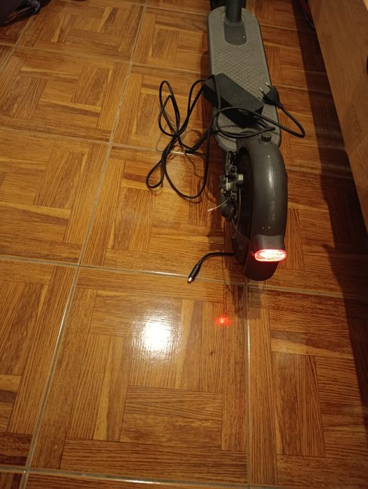 Trotinete elétrica Xiaomi (para ir embora logo)