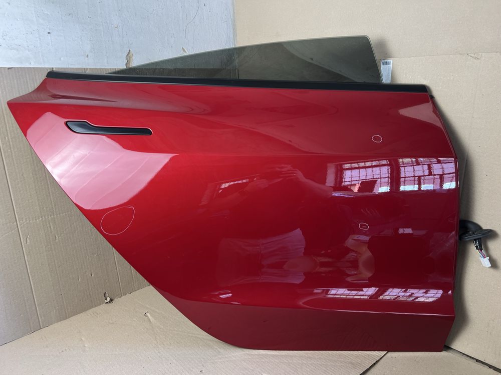 Дверь в сборе задняя правая Tesla Model 3 21- PPMR