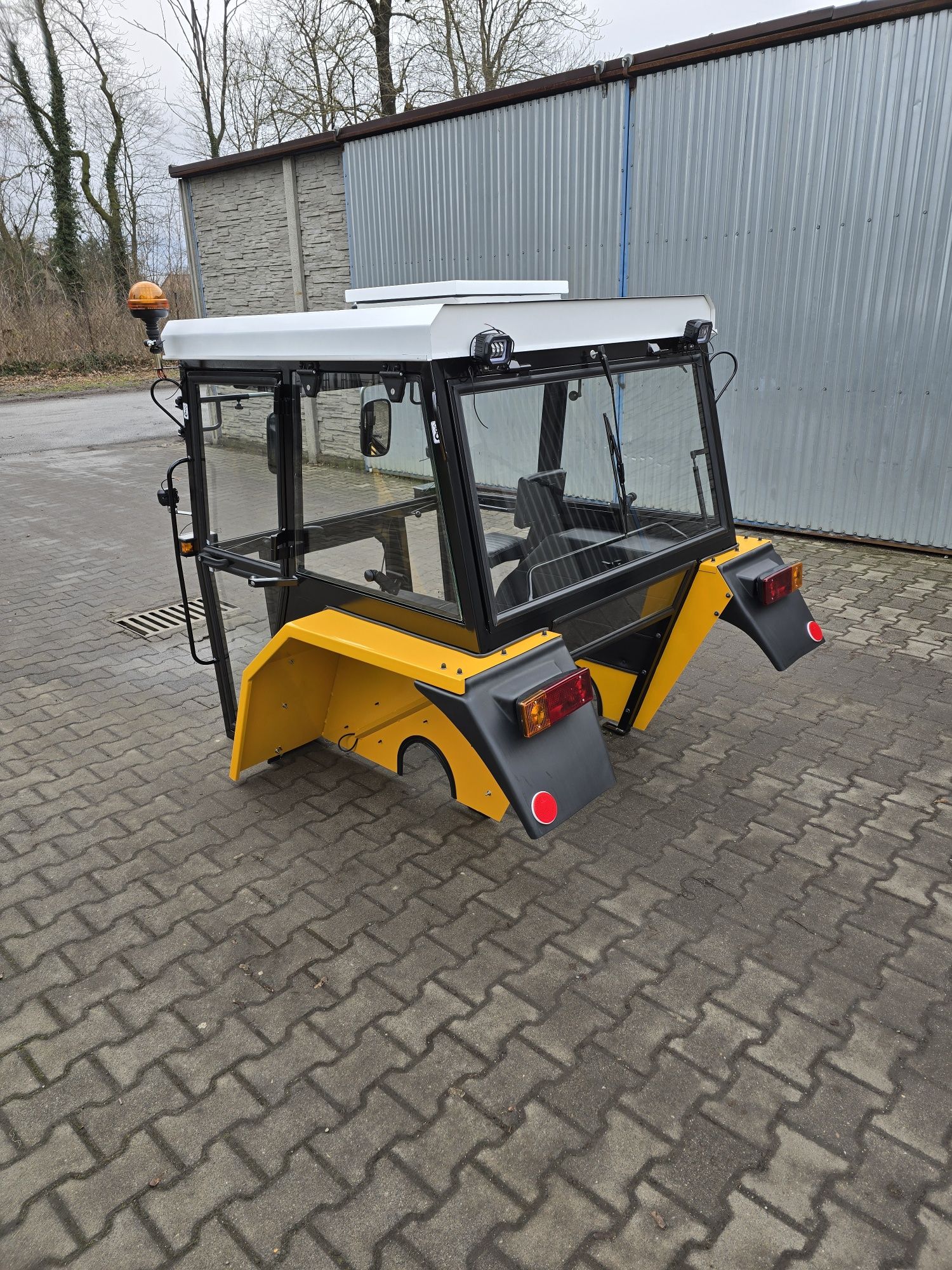 Kabina C360 Kabina c 360 Maska C360 Kabina do ciągnika C360 Nowa kabin