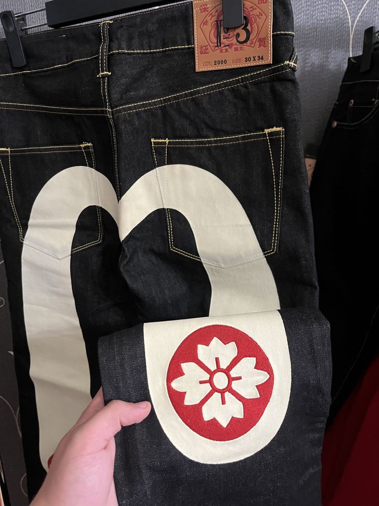 Джинсы Evisu темно-сині big logo