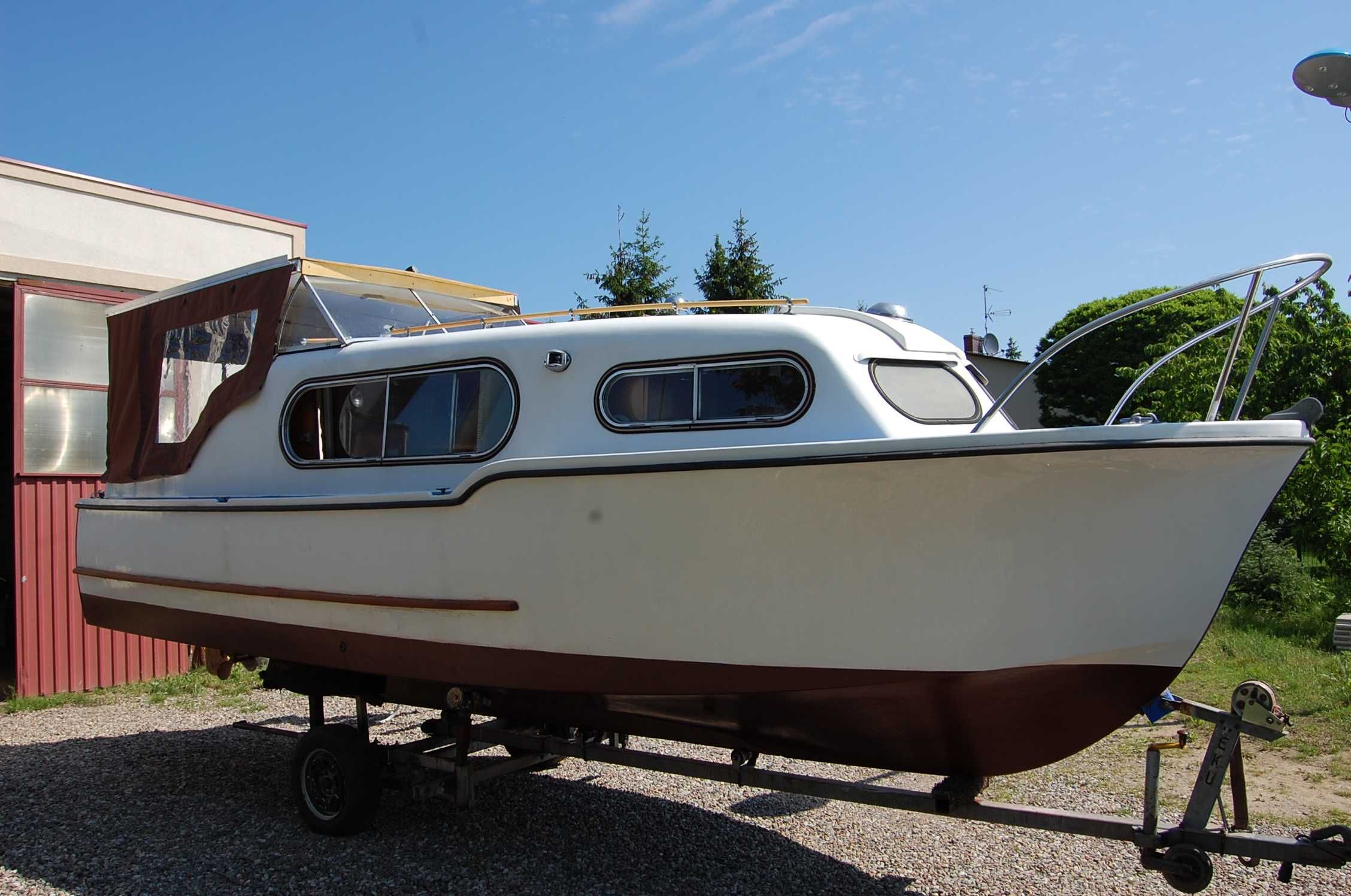 Łódź kabinowa , Houseboat . Freeman .