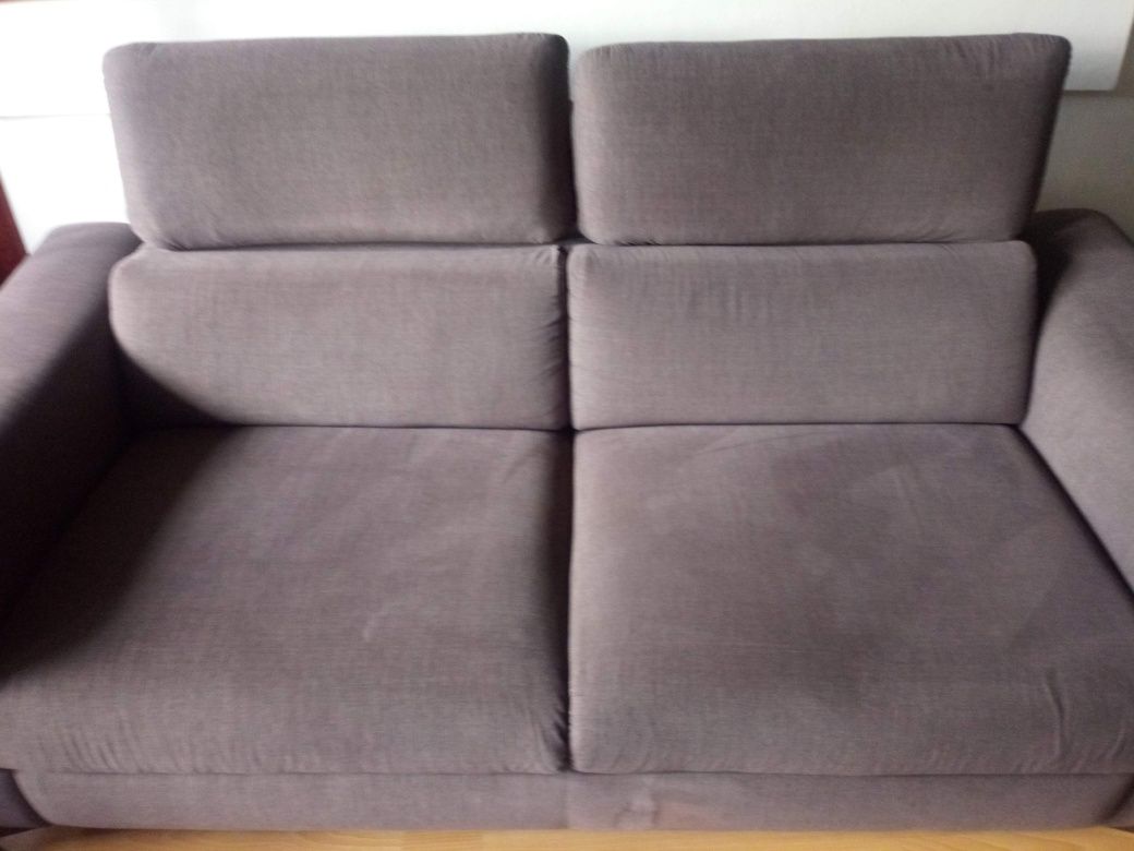 sofa z zagłówkiem