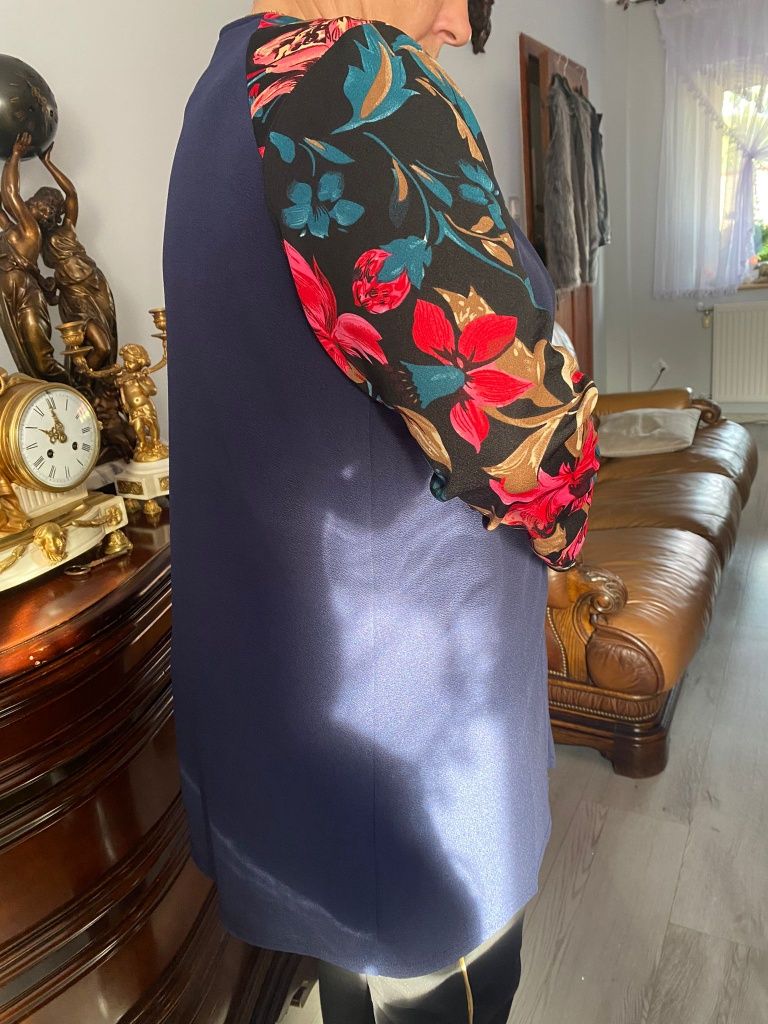 Nowa narzutka marynarka plus size granatową 50 52 w kwiaty