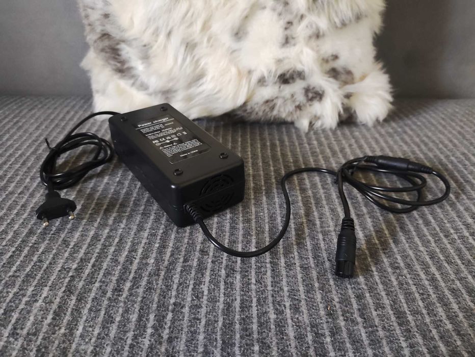 Ładowarka do akumulator rowera elektrycznego skutera 54,6V 2A zasilacz